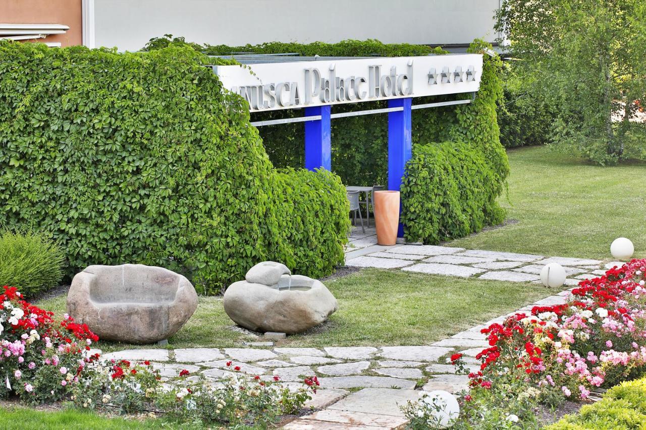 Anusca Palace Hotel 카스텔산피에트로테르메 외부 사진