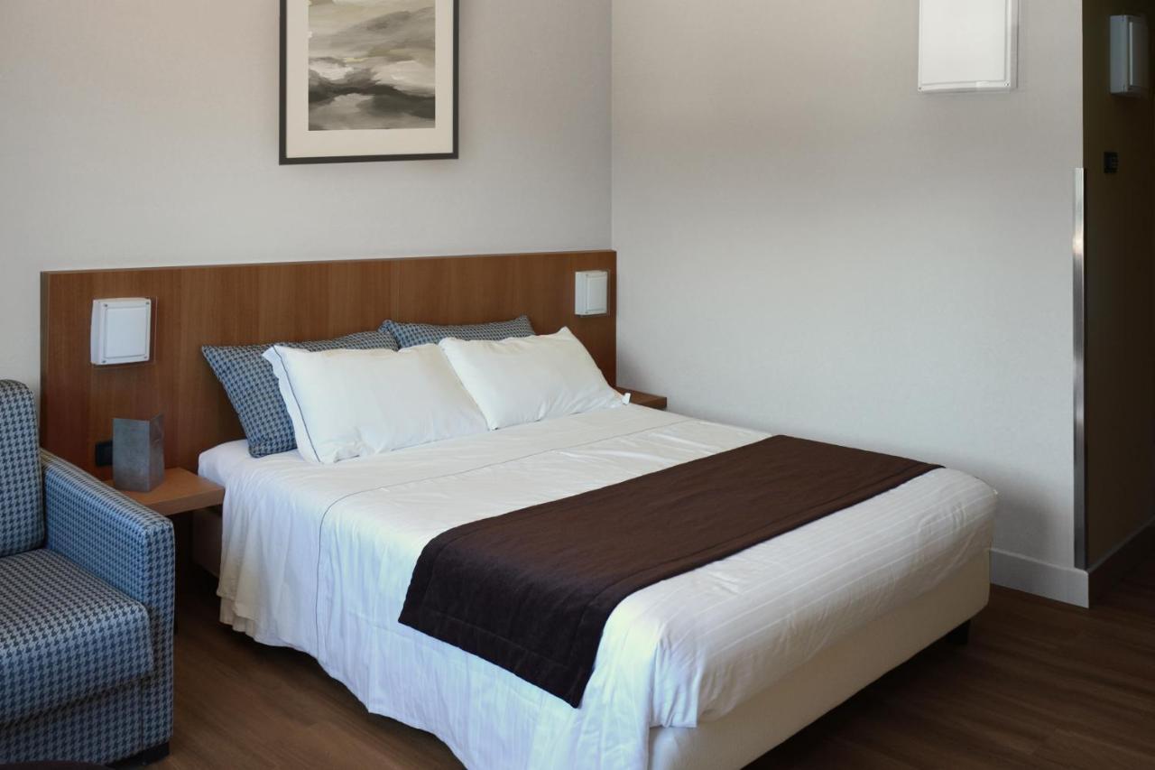 Anusca Palace Hotel 카스텔산피에트로테르메 외부 사진