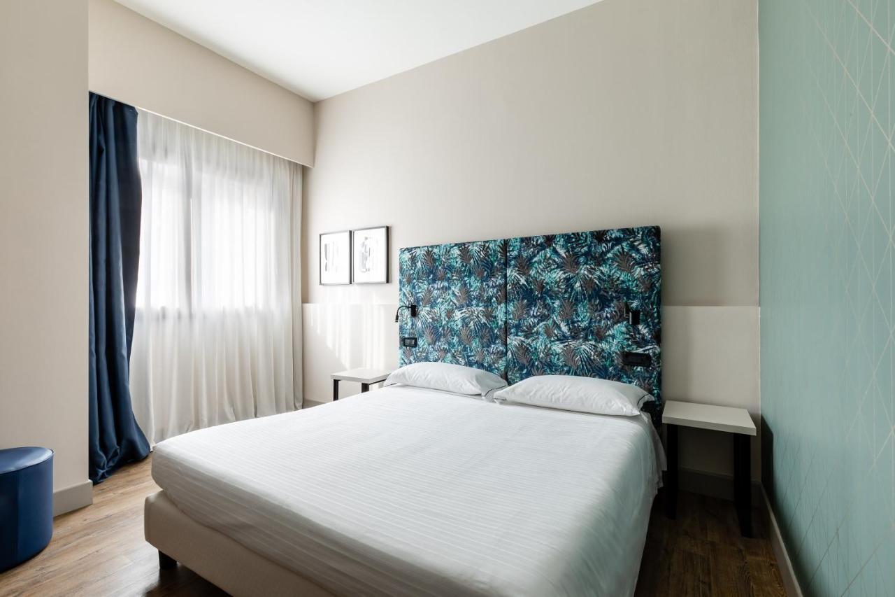 Anusca Palace Hotel 카스텔산피에트로테르메 외부 사진