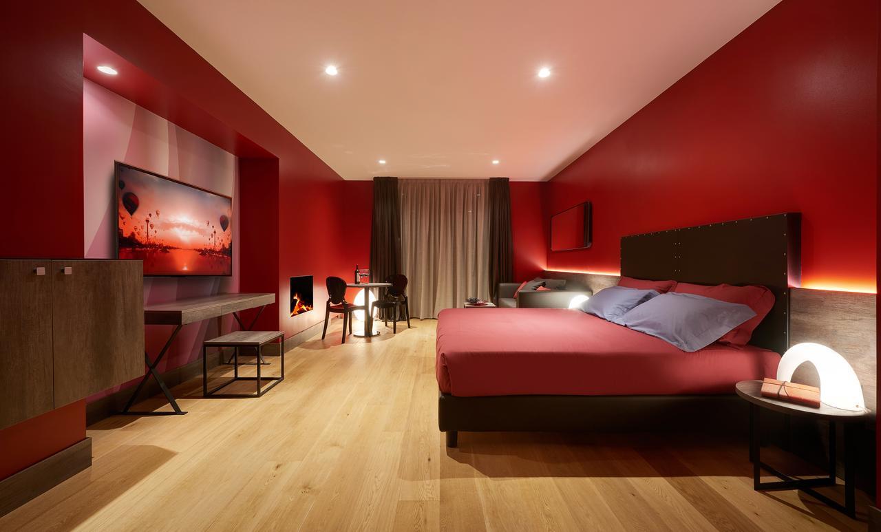 Anusca Palace Hotel 카스텔산피에트로테르메 외부 사진
