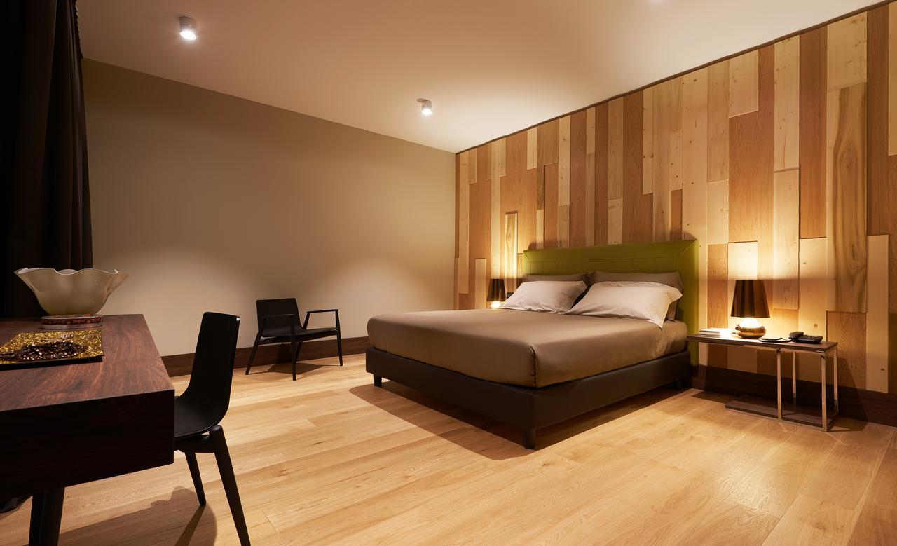 Anusca Palace Hotel 카스텔산피에트로테르메 외부 사진